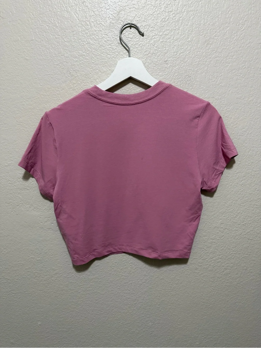 NWT Nike The Nike Tee Cropped Short Sleeve Pink Size Medium
